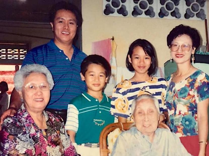 1 Ah Ma Aged 67 Front Left With Her Mother Aged 87 Front Right On The Latter S Visit To Teluk Intan From China In 1991 Behind Them Are The Writer S Father In Law And Mother In Law Both Aged 38 2