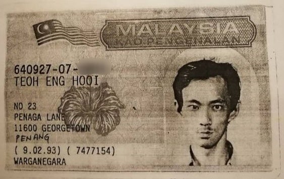 A Malaysian Identification Card of a chinese man named Teoh Eng Hooi.
