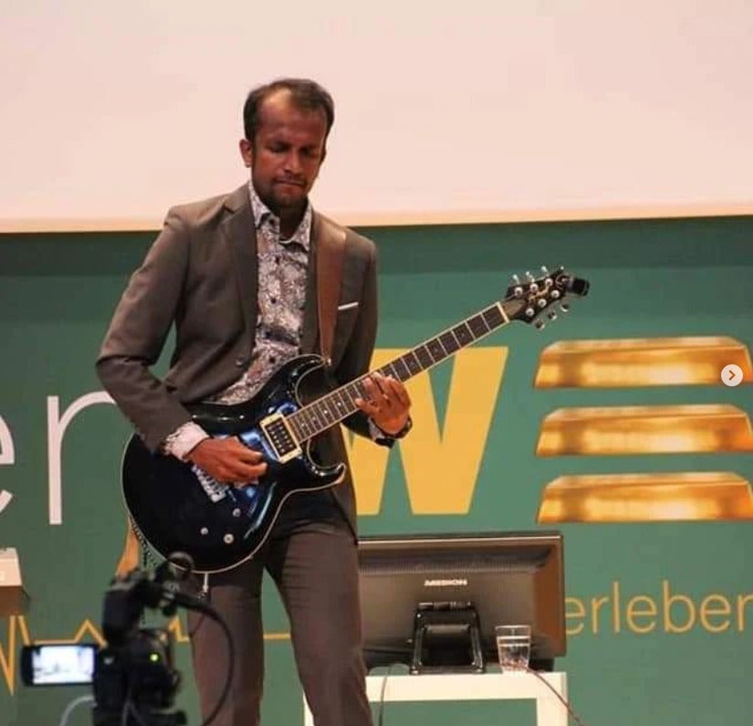 Jeshurun performing at ESPM in Zurich, Switzerland