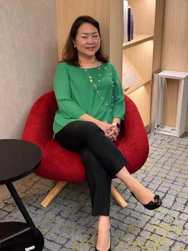 Veronica Choo Seated